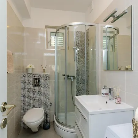 Lise Mokosica Apartment