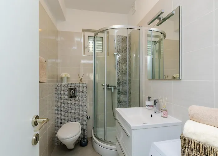 Lise Mokosica Lägenhet