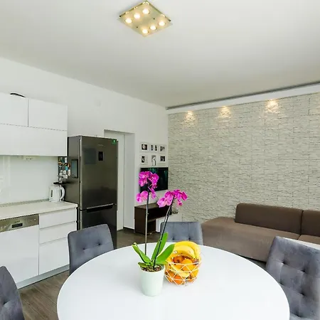 Lise Mokosica Apartment