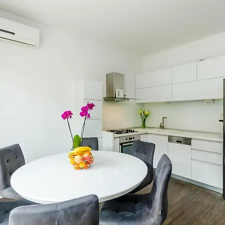 Lise Mokosica Apartment